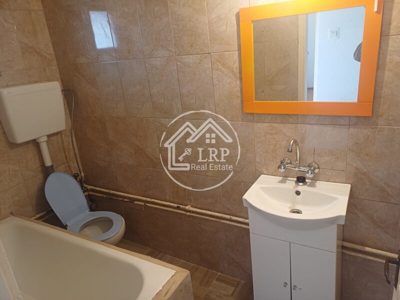 Amara, vila P+1 in 1.170 mp teren, toate utilitatile, Str. Bailor.