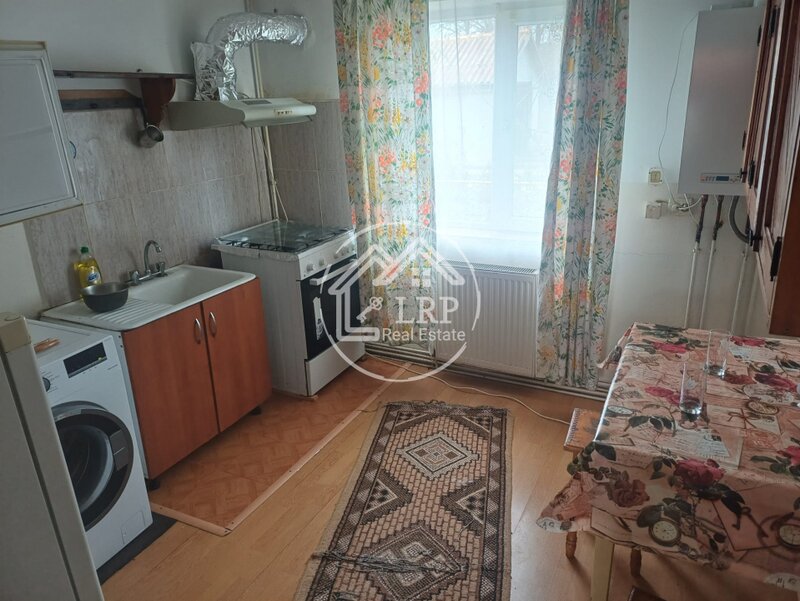 Amara, vila P+1 in 1.170 mp teren, toate utilitatile, Str. Bailor.